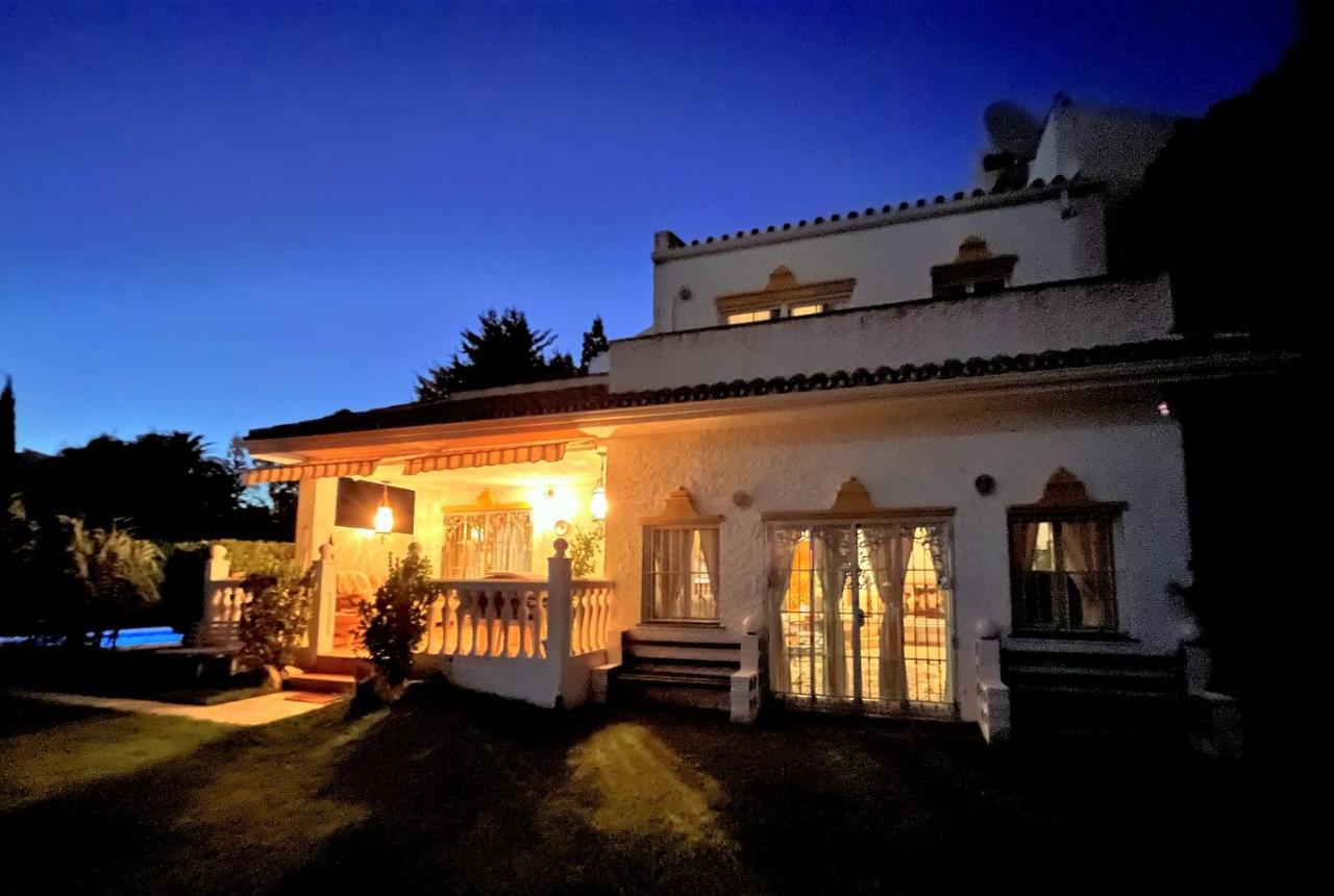Holiday Villa In 10 Min From Fuengirola Beach With Sea Views Pool Bbq Parking Wifi Aircon Big Garden מיחאס מראה חיצוני תמונה