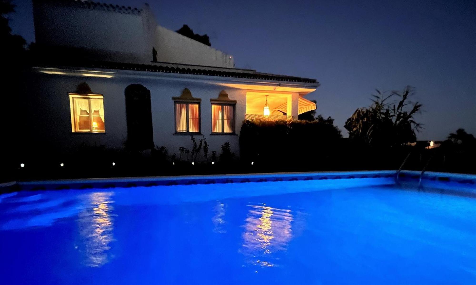 Holiday Villa In 10 Min From Fuengirola Beach With Sea Views Pool Bbq Parking Wifi Aircon Big Garden מיחאס מראה חיצוני תמונה