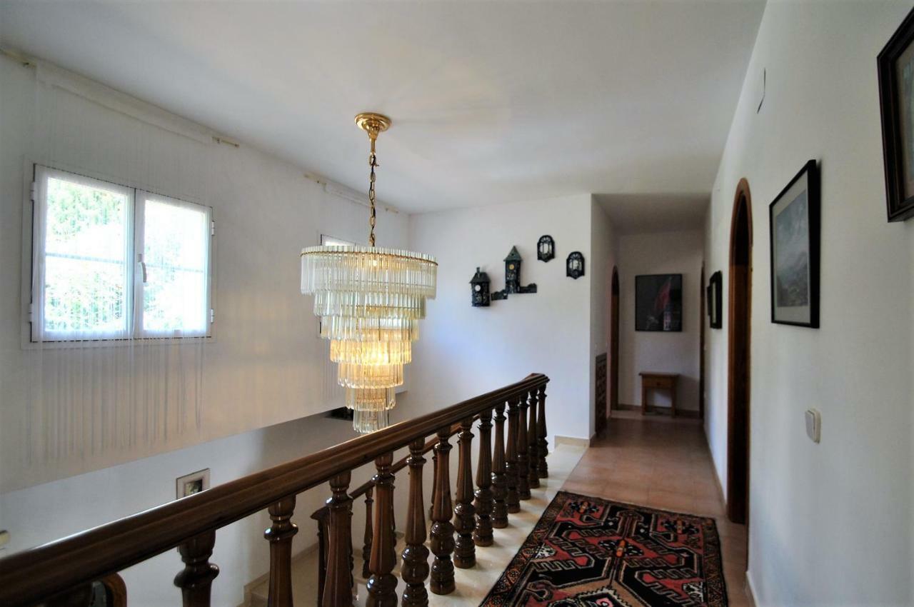 Holiday Villa In 10 Min From Fuengirola Beach With Sea Views Pool Bbq Parking Wifi Aircon Big Garden מיחאס מראה חיצוני תמונה