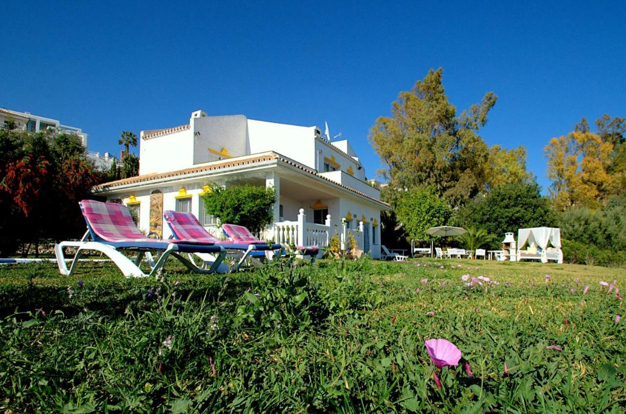 Holiday Villa In 10 Min From Fuengirola Beach With Sea Views Pool Bbq Parking Wifi Aircon Big Garden מיחאס מראה חיצוני תמונה